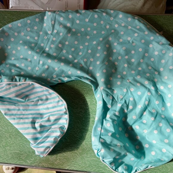 Boppy Pillow - Slipcovered and Extra Slipcover included! - Picture 3 of 3